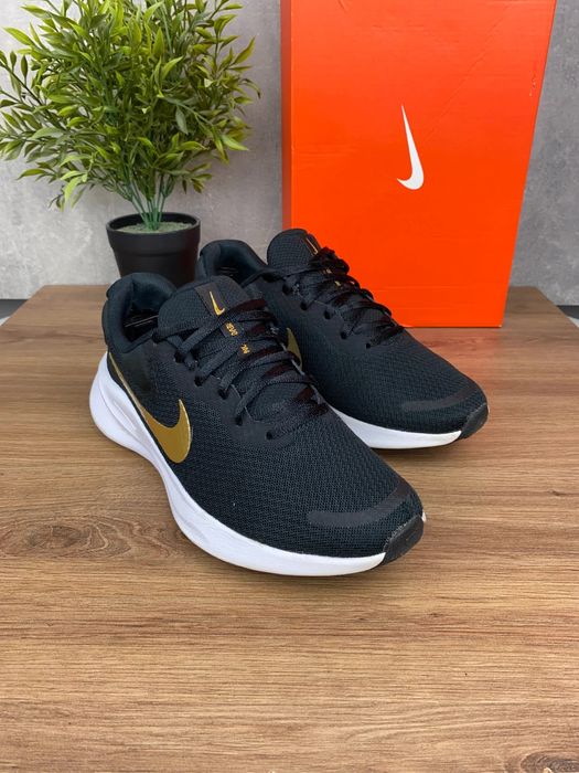 Buty Nike Revolution 7 r. 38 - czarne sneakersy sportowe z siatki