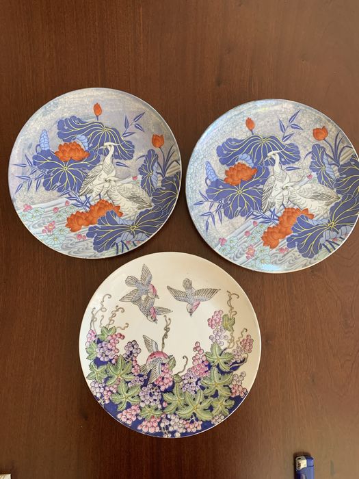 Pratos decorativos em porcelana