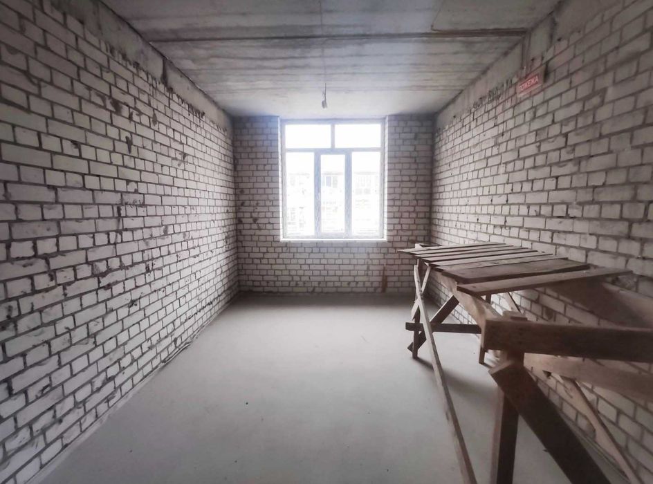 Продаж неж приміщення 1 пов ЖК Чайка(до метро 10 хв) 200м кв  дешево