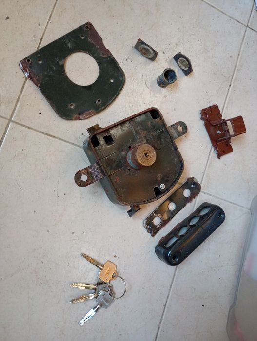 Fechadura de Sobrepor