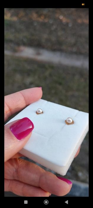 Złote kolczyki Apart