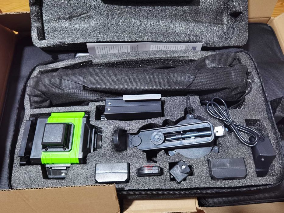 Nível laser 16 linhas profissional tripé 1,5m e 2 baterias, etc