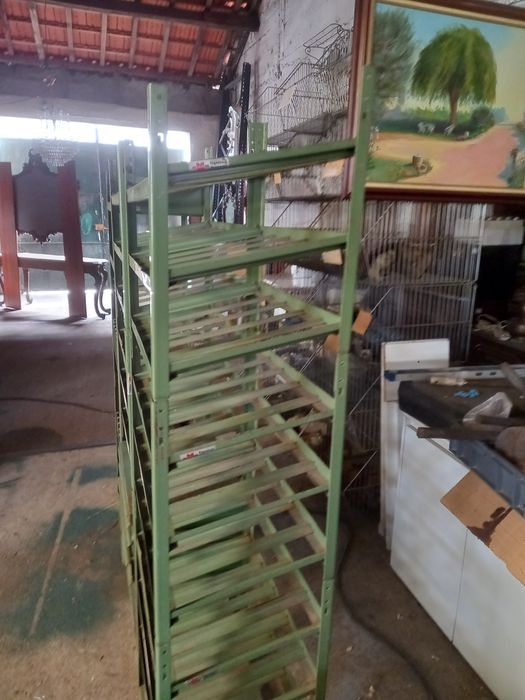 Estante para organização de caixas de para fuso etc