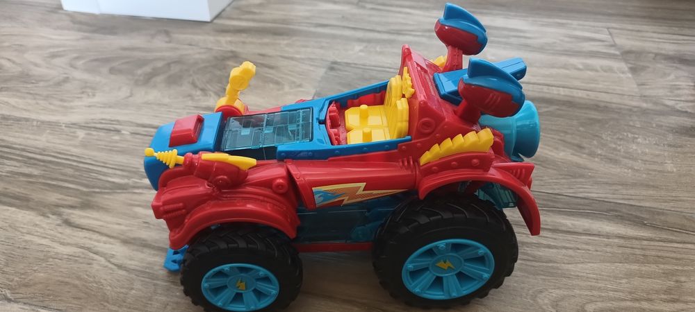 Super zings Monster Roller.