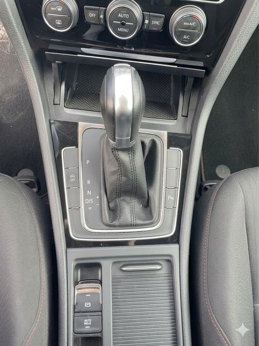 VW Golf Variant 1.6 TDI BlueMotion - Edição Especial "SOUND”