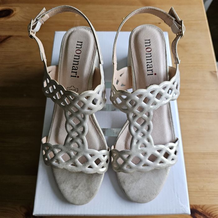 Buty zlote sandały na obcasie słupek r.37 MONNARI nowe