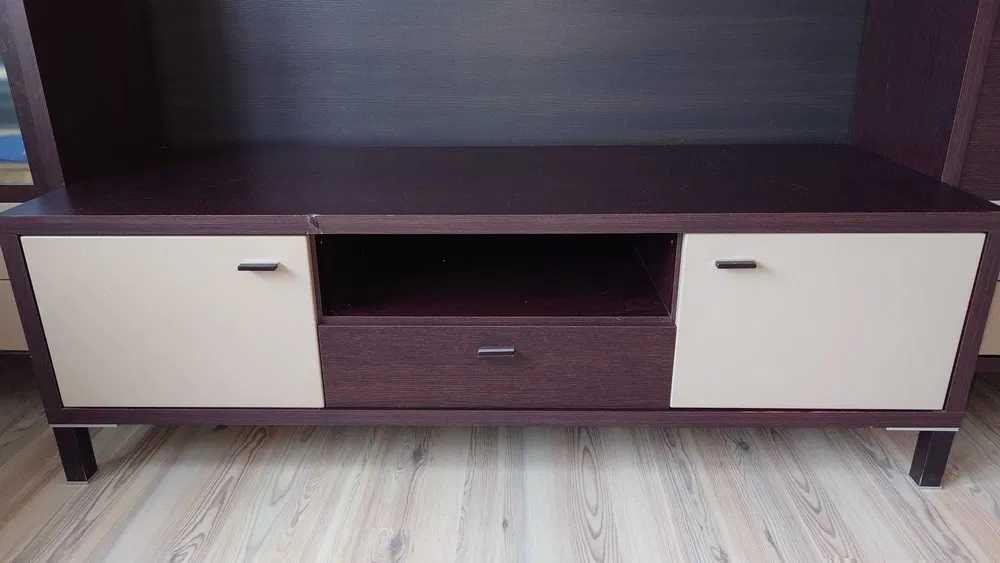 szafka rtv  do kompletu jest słupek