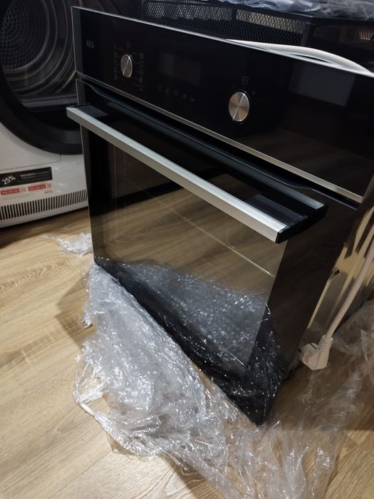 Forno de cozinha AEG novo