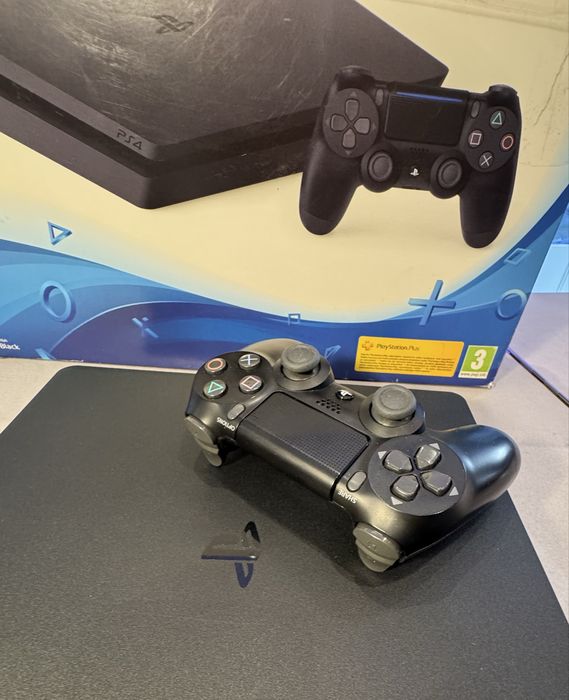 Konsola PS4 Sony playStation 4 500 GB w idelanym stanie