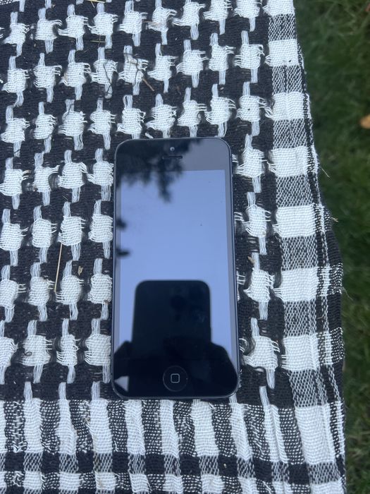 Продам iPhone 5 64gb 92%