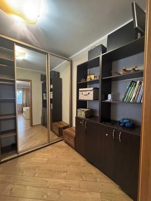 Трехкомнатная квартира  на Небесной сотни