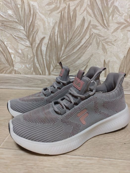 кросівки  Fila оригінальні