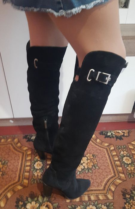 Ботфорди та ботінки з натурального замшудемисизонні