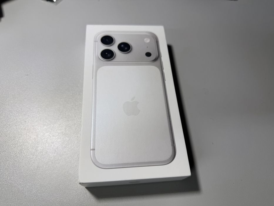 iPhone 17 Pro 256 GB /Silver/ Bez Rat /Gwarancja 12mies./Wroclaw sklep.