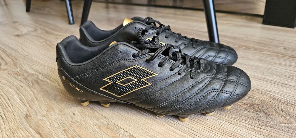 Jak Nowe męskie buty piłkarskie Lotto Stadio 705  Rozmiar 42,5 wkładka 27,5cm.