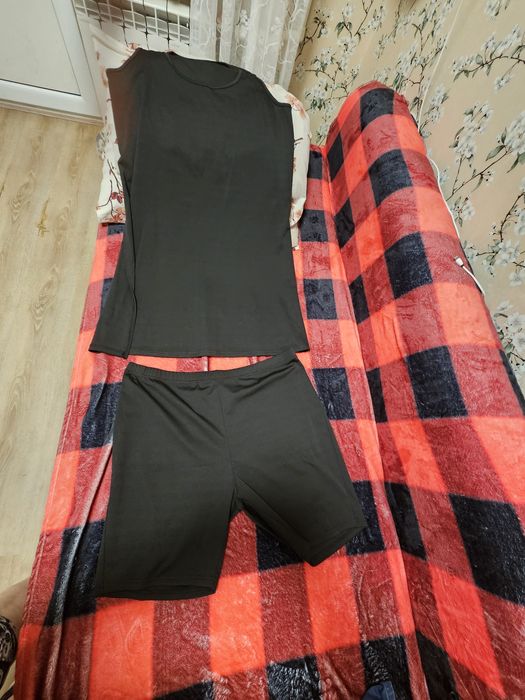 Продам костюм женский