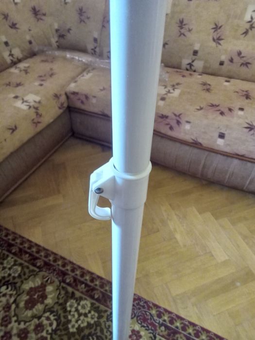 Велика парасоля садово/пляжна. В чудовому стані.