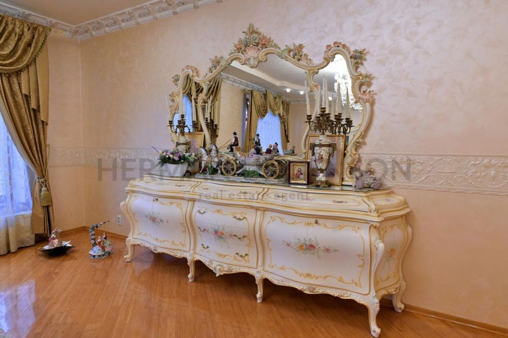 Продаж будинку 404 м.кв / 22 сотки / Минай