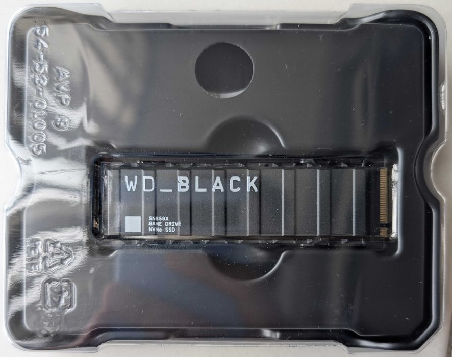 Western Digital Black SN850X 2tb com HEATSINK