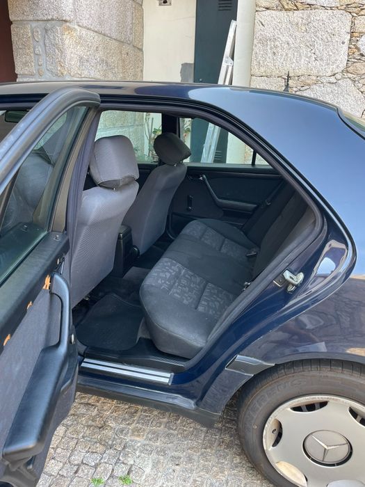 Mercedes Benz C220