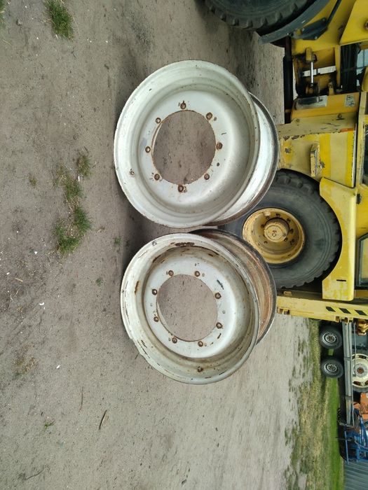 Felgi  new holland R 30 16x30