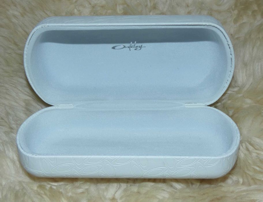 Белый футляр для очков Oakley (Оригинал). Жесткий кейс. Идеал