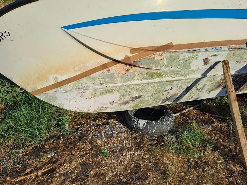 Efectua se trabalhos em fibra de vidro