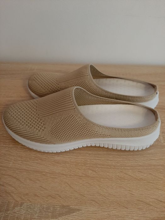 Жіночі мокасини беж