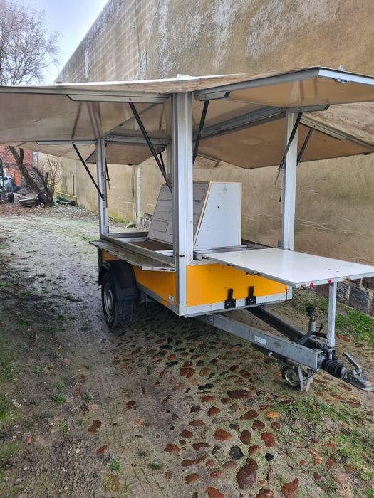 Przyczepa przyczepka straganowa stragan wystawa WM Meyer Wormann