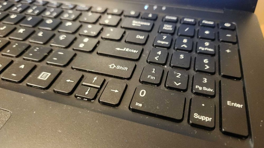 Portátil Thomson (Celeron N3350; SSD 120 GB, 4GB Ram)