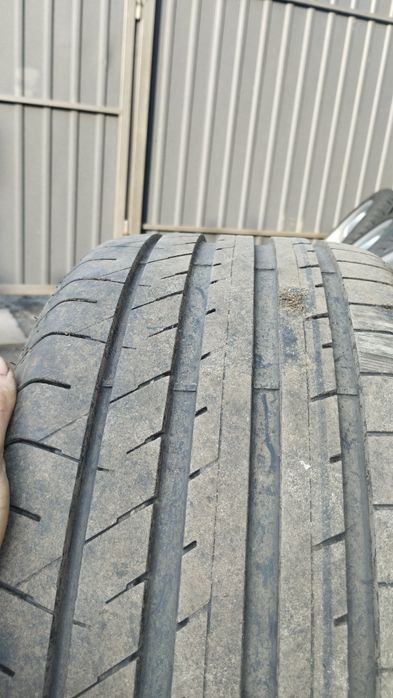 Продам на бмв 3 серії ,різноширокі,з новою резиною