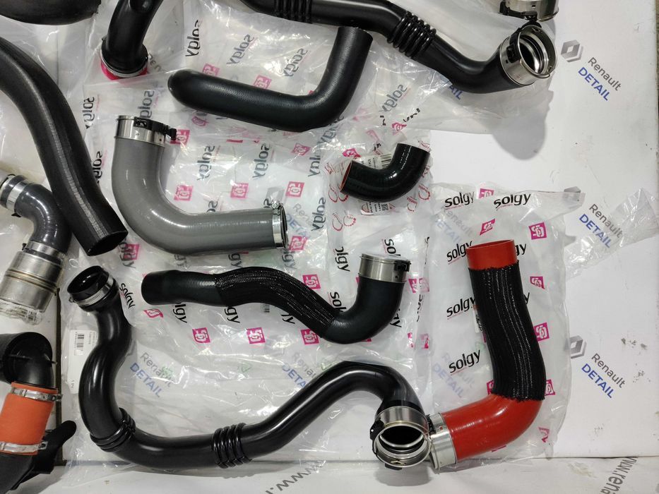 Патрубок інтеркулера Renault Master мастер  Opel Movano Nisan NV400