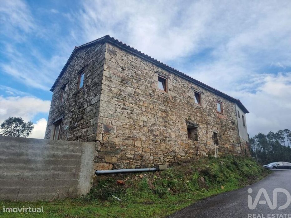 Moradia isolada T3 em Cernache do Bonjardim, Nesperal e Palhais de 202