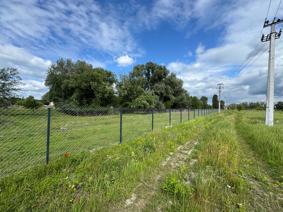 ПРОДАЖ комерційної ділянки 45 соток, 3-я від фасаду траси, світло підключено по 1000 уе сотка в Хотянівці !!
