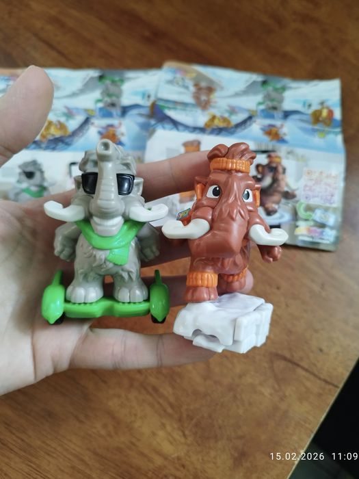 Kinder іграшка колекція мамонти кіндер