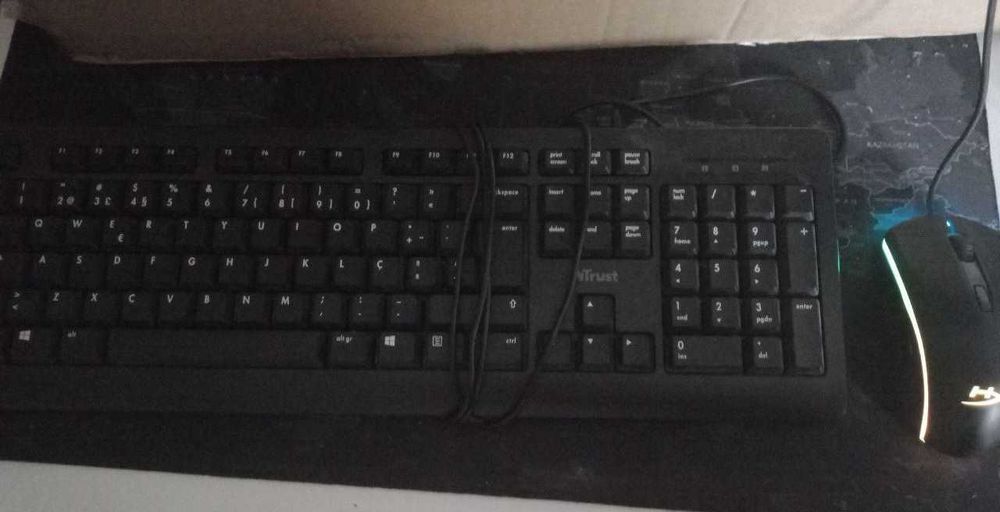 Huawei Matebook D15 15.6 i5 1135G7 8GB 256GB + Teclado + Rato