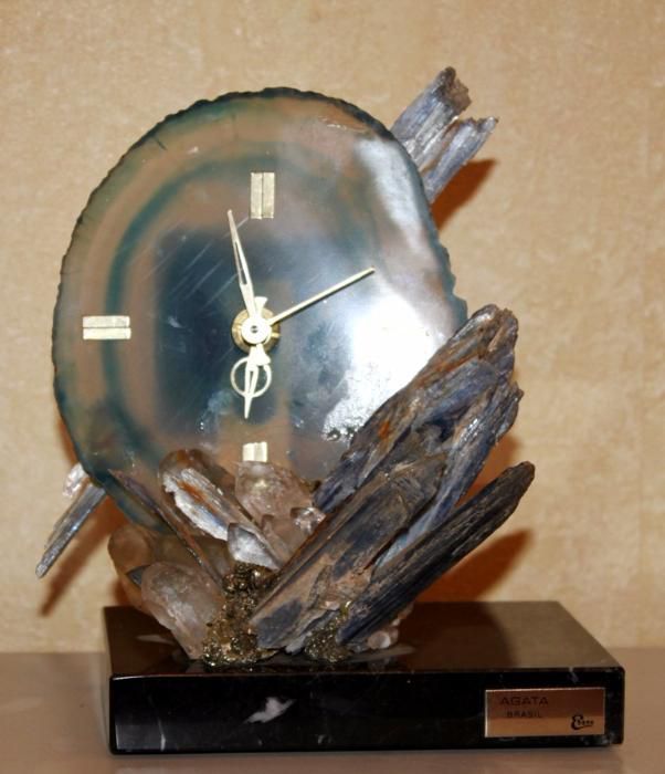 Часы из агата