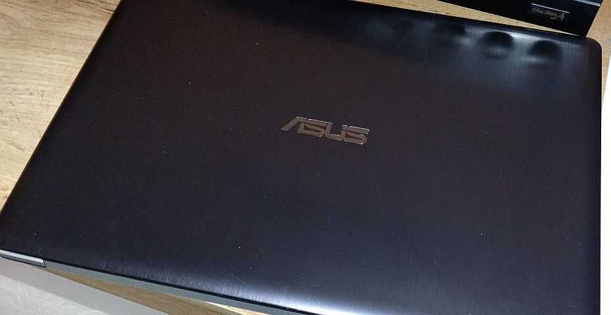 Lapop Asus5551LN i7 8GB ram SSD500GB IntelHD4400+GeForce840M 2GB Win11