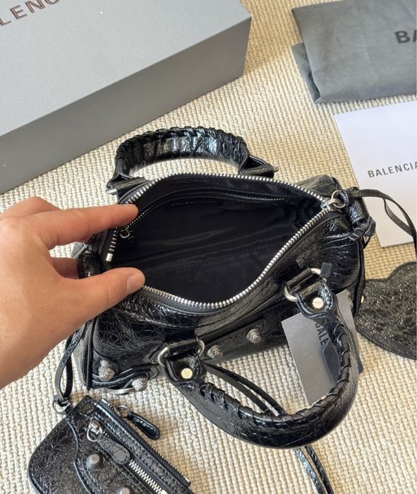 Сумка Balenciaga City Mini