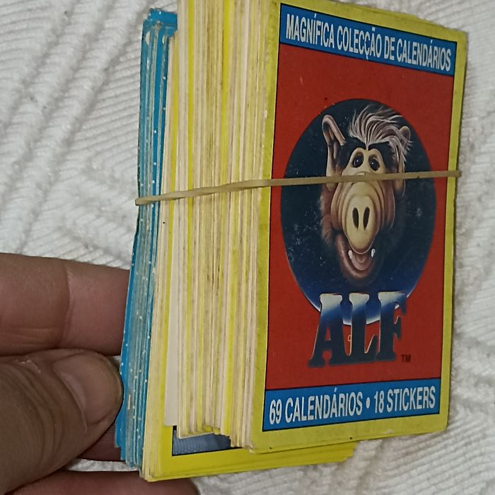 Magnífica Coleção de 69 Calendários e 18 stickers do Alf completo
