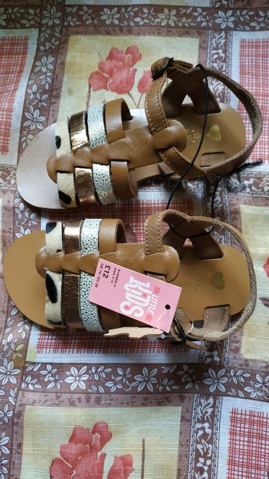 Сандалі дитячі нові