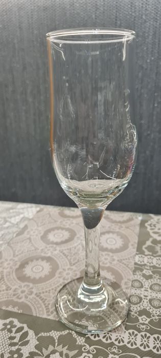 Wysokie kieliszki do wina z grubego szkła 3 szt.