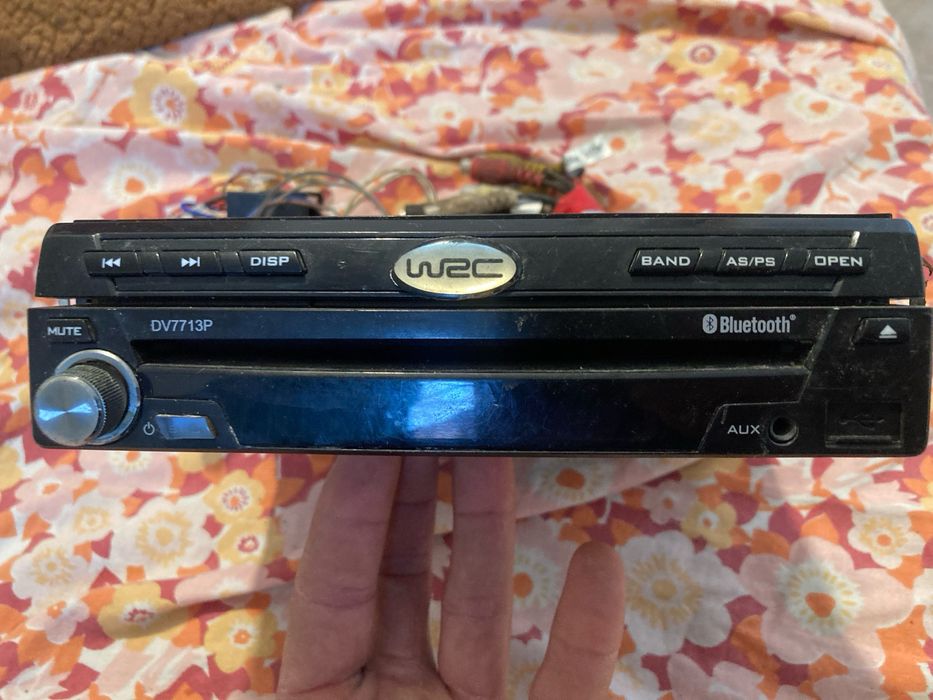 Rádio de ecrã A funcionar completamente