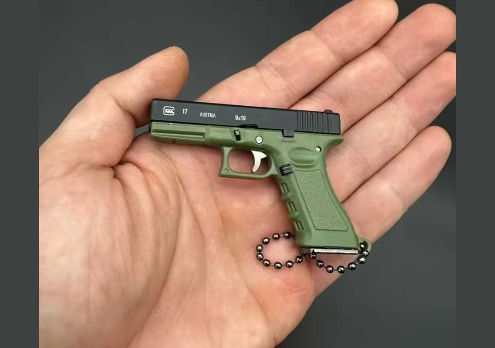 Міні-модель пістолета G17 1:3 — металевий брелок-іграшка Glock 17