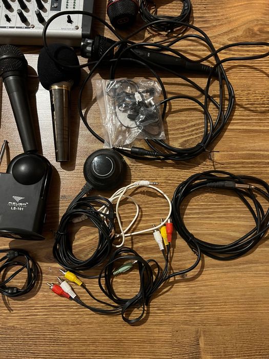 DJ zestaw - dymiarka, mikrofony, kable, inne
