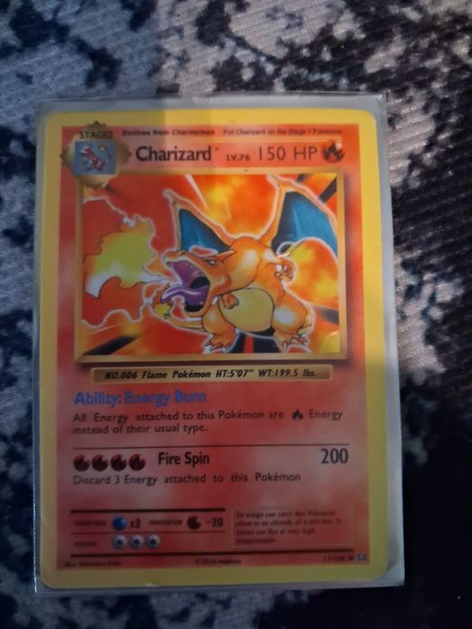 Charizard ultra rzadki