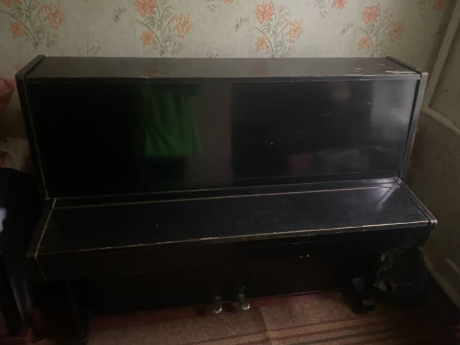Продам пианино фортепиано
