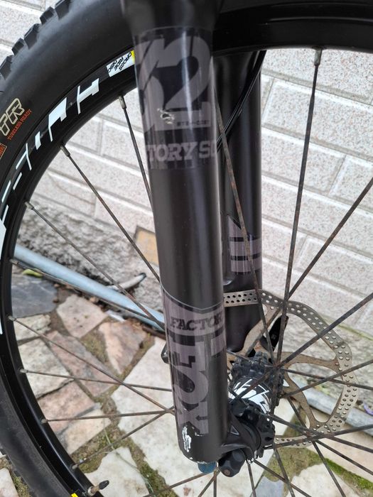 Bicleta BTT carbono 27,5