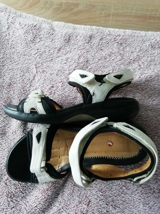 Sandały damskie skórzane trekkingowe  białe Clarks