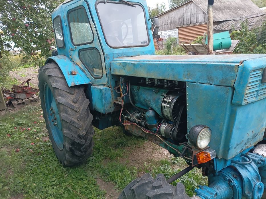 трактор з ведучим передомт 40 ам